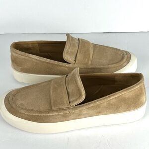 Vince Toren Soft Suede Loafers Men’s size 9 Cushioned Tan/Off White Casual
